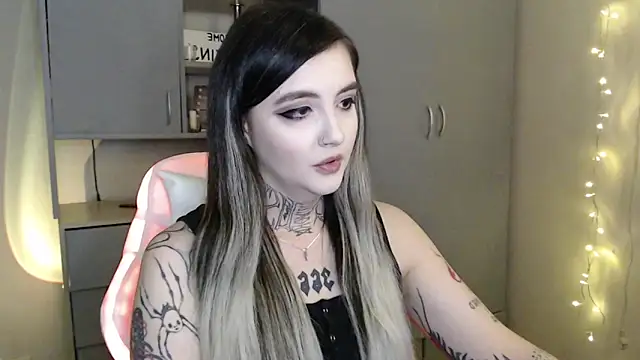 Snapshot of Rin_Tozier chatting on 02-16-26, 12:09 Rin Tozier online show from 02-16-26, 12:09