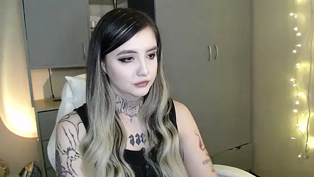 Snapshot of Rin_Tozier chatting on 02-19-26, 12:40 Rin Tozier online show from 02-19-26, 12:40