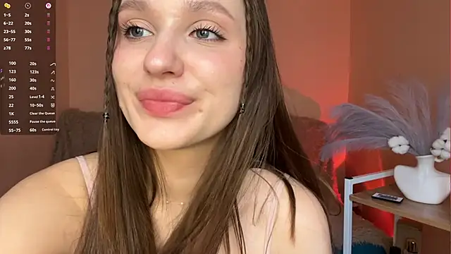 Snapshot of LilliHudons chatting on 02-16-26, 09:19 LilliHudons online show from 02-16-26, 09:19