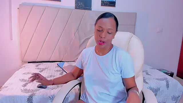 samaraa smith1 online show from 04-17-26, 12:19