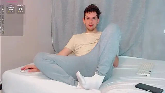 Snapshot of Luc_7 chatting on 02-28-26, 07:13 Luc 7 online show from 02-28-26, 07:13