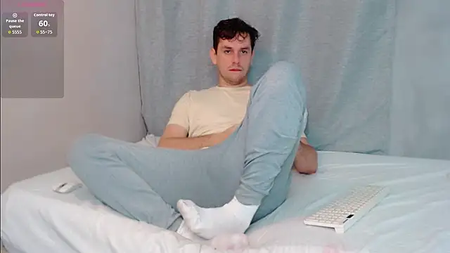 Snapshot of Luc_7 chatting on 02-22-26, 10:00 Luc 7 online show from 02-22-26, 10:00