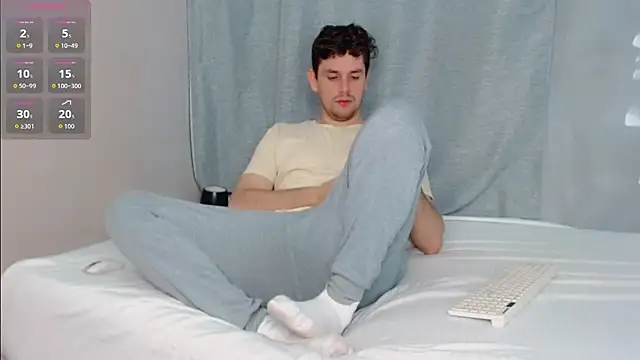 Snapshot of Luc_7 chatting on 03-01-26, 11:49 Luc 7 online show from 03-01-26, 11:49