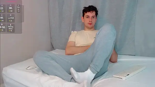 Snapshot of Luc_7 chatting on 02-19-26, 09:12 Luc 7 online show from 02-19-26, 09:12