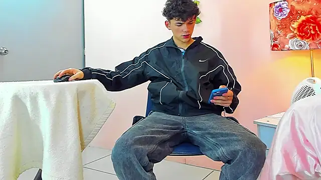 Snapshot of Philippsx chatting on 02-18-26, 11:34 Philippsx online show from 02-18-26, 11:34