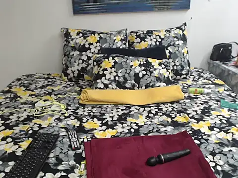 MissRedHotRaven online show from 02-22-26, 05:47