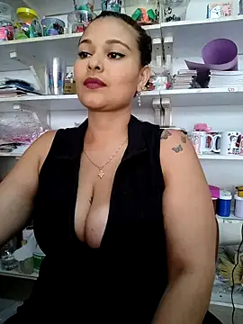 Snapshot of haffsa__ chatting on 05-08-26, 03:49 haffsa online show from 05-08-26, 03:49