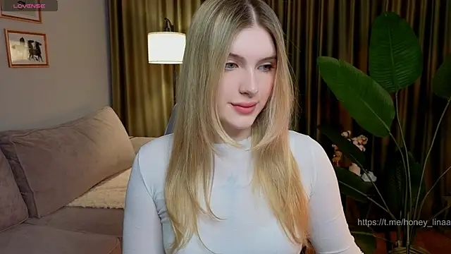 Snapshot of chatting on 04-18-26, 06:10 online show from 04-18-26, 06:10