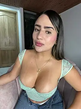 Snapshot of Miilana_ chatting on 05-23-26, 10:20 Miilana online show from 05-23-26, 10:20