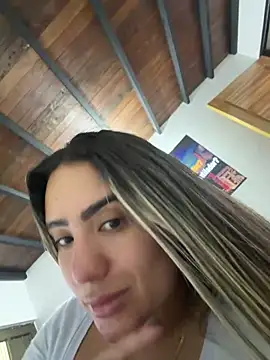 Snapshot of Miilana_ chatting on 06-04-26, 01:27 Miilana online show from 06-04-26, 01:27