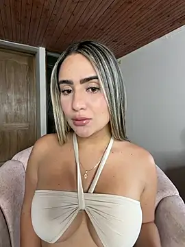 Snapshot of Miilana_ chatting on 07-11-26, 08:53 Miilana online show from 07-11-26, 08:53