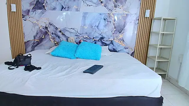 aixa 06 online show from 03-27-26, 06:42