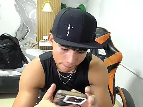 Snapshot of marcus_dick___ chatting on 08-06-26, 03:56 marcus dick online show from 08-06-26, 03:56