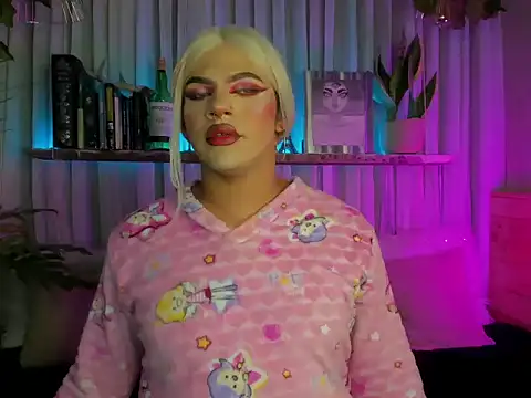 Miss-liaa online show from 03-08-26, 12:16