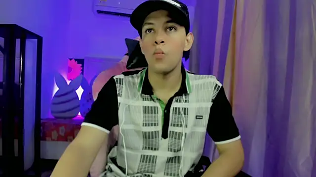 Top and bottom online show from 04-12-26, 08:23