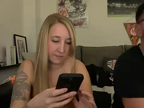 Snapshot of Ninimaus chatting on 02-25-26, 10:20 Ninimaus online show from 02-25-26, 10:20