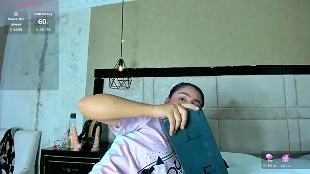 CloheBell online show from 04-15-26, 03:49