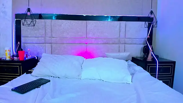 CloheBell online show from 04-14-26, 07:46