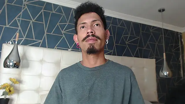 NoaahTylor online show from 02-12-26, 08:19