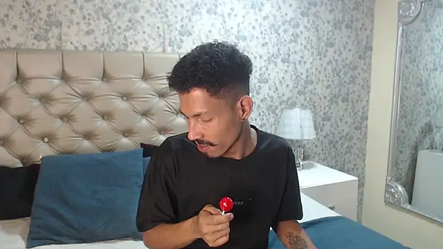 NoaahTylor online show from 03-18-26, 08:32