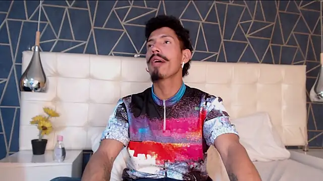 NoaahTylor online show from 02-18-26, 12:52