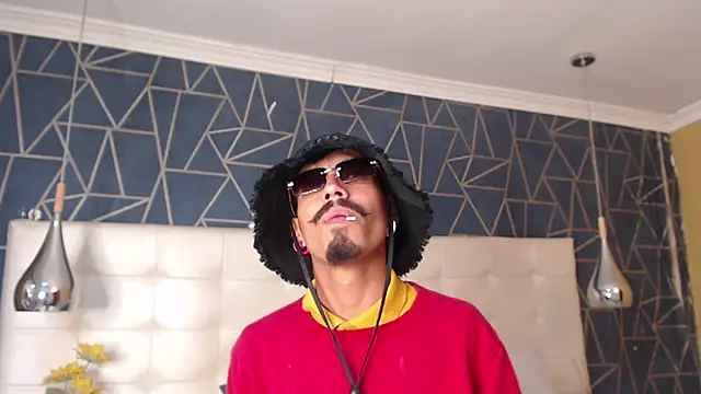 NoaahTylor online show from 02-15-26, 07:02