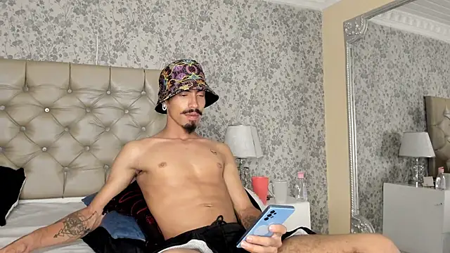 NoaahTylor online show from 04-01-26, 08:26