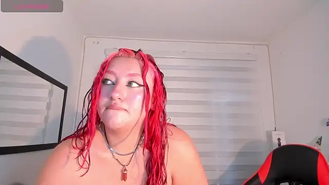 Snapshot of Emily_Jonesh chatting on 04-14-26, 12:43 Emily Jonesh online show from 04-14-26, 12:43