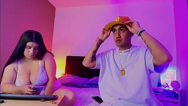 Snapshot of LATINLOVERS_1 chatting on 03-20-26, 08:10 LATINLOVERS 1 online show from 03-20-26, 08:10