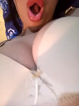 Snapshot of chamss-boobs chatting on 06-19-26, 04:07 chamss-boobs online show from 06-19-26, 04:07