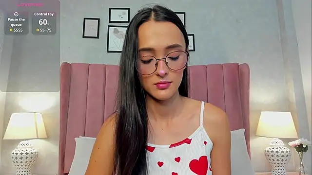 NataliaRivera  online show from 03-06-26, 12:00