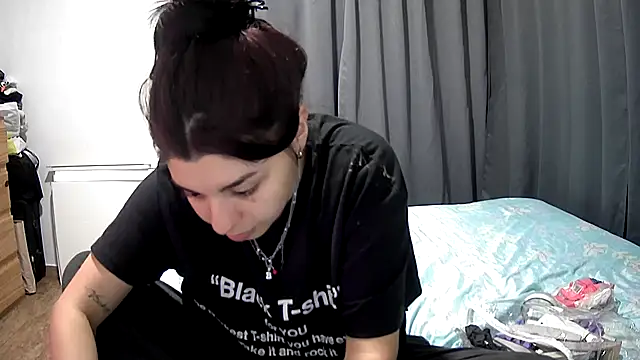 Snapshot of violetazein7 chatting on 05-27-26, 08:49 violetazein7 online show from 05-27-26, 08:49