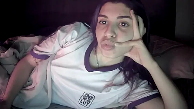 Snapshot of violetazein7 chatting on 05-10-26, 04:27 violetazein7 online show from 05-10-26, 04:27