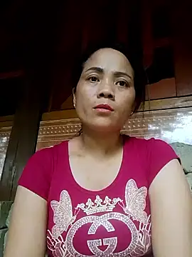 Snapshot of molly-xx chatting on 05-23-26, 10:47 molly-xx online show from 05-23-26, 10:47