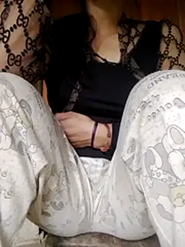 Snapshot of molly-xx chatting on 06-10-26, 11:50 molly-xx online show from 06-10-26, 11:50