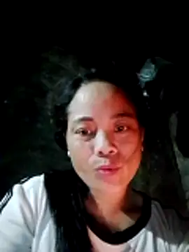 Snapshot of molly-xx chatting on 04-24-26, 12:18 molly-xx online show from 04-24-26, 12:18