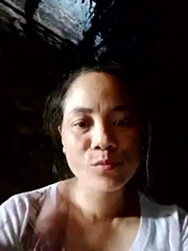 Snapshot of molly-xx chatting on 04-28-26, 05:34 molly-xx online show from 04-28-26, 05:34