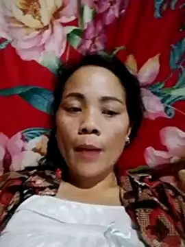 Snapshot of molly-xx chatting on 05-15-26, 02:26 molly-xx online show from 05-15-26, 02:26