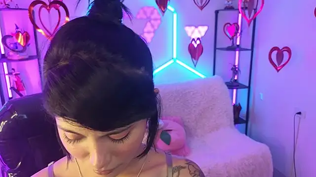 Snapshot of ivonne_heaven chatting on 02-15-26, 09:58 ivonne heaven online show from 02-15-26, 09:58