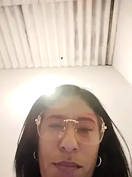 Snapshot of cardigwe chatting on 04-06-26, 03:35 cardigwe online show from 04-06-26, 03:35