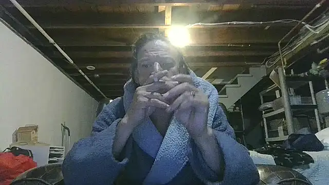 Snapshot of ShadowLove85 chatting on 07-04-26, 06:31 ShadowLove85 online show from 07-04-26, 06:31