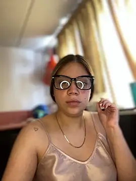 Snapshot of alaina_blesssed chatting on 02-23-26, 03:45 alaina blesssed online show from 02-23-26, 03:45