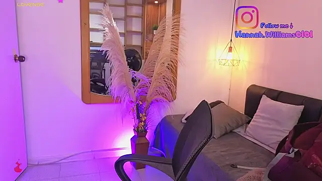 Snapshot of Hanna_Williams__ chatting on 03-01-26, 02:55 Hanna Williams online show from 03-01-26, 02:55