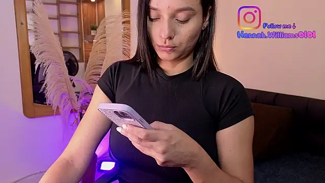 Snapshot of Hanna_Williams__ chatting on 02-19-26, 02:52 Hanna Williams online show from 02-19-26, 02:52