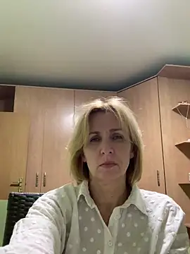 Snapshot of VeltaMur975 chatting on 02-24-26, 09:04 VeltaMur975 online show from 02-24-26, 09:04