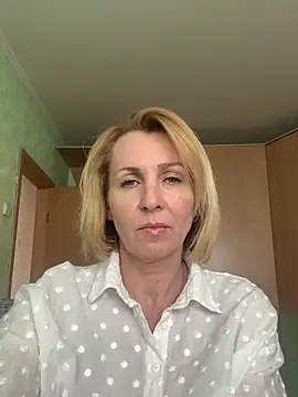 Snapshot of VeltaMur975 chatting on 02-19-26, 12:02 VeltaMur975 online show from 02-19-26, 12:02