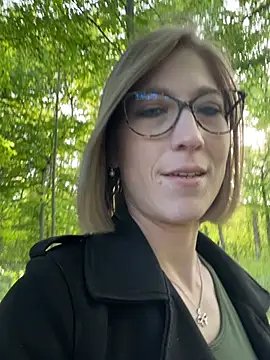 Snapshot of blondie-27 chatting on 04-24-26, 04:53 blondie-27 online show from 04-24-26, 04:53