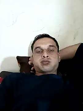 Beinghorny83 online show from 02-11-26, 09:31