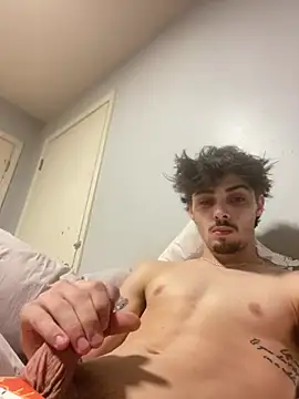 Snapshot of benriskey12 chatting on 04-07-26, 04:14 benriskey12 online show from 04-07-26, 04:14