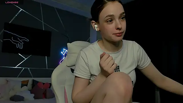 naomi reiss online show from 05-26-26, 01:26